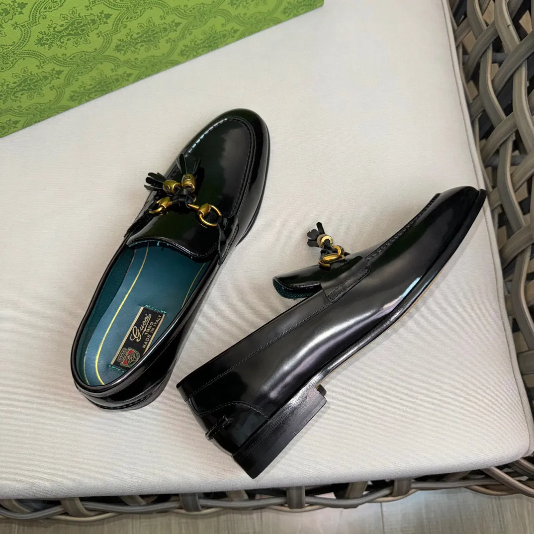 Men's shoes 💰900 Gucci ~ High-end genuine leather outsole men's casual leather shoes | The upper is made of imported original first-layer cowhide material | Classic horsebit decoration | Leather handmade tassel embellishment | Low-key luxury temperament | Comfortable foot feel | Imported genuine leather outsole | First-layer cowhide inner cowhide pad | Fine details Size: 39-44 (customized at 45.46)